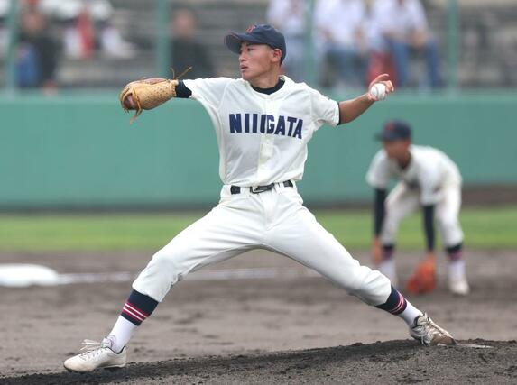 五泉－新潟　新潟の先発・龍田京太郎＝新発田市五十公野