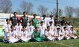 表彰式後、記念撮影する本県の選手たち=山梨県