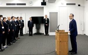 年頭訓示をする渡辺竜五市長=6日、佐渡市役所