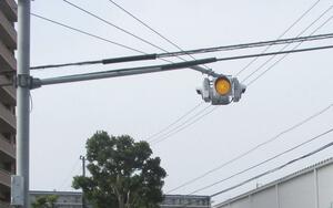 一灯点滅式信号機(福岡県警提供)