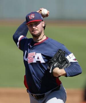 　米国代表の強化試合で先発した昨季サイ・ヤング賞のスキーンズ＝３日、スコッツデール（共同）