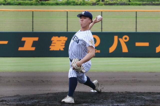 北越－新潟西　北越の先発五十嵐亮太＝三条パール金属スタジアム