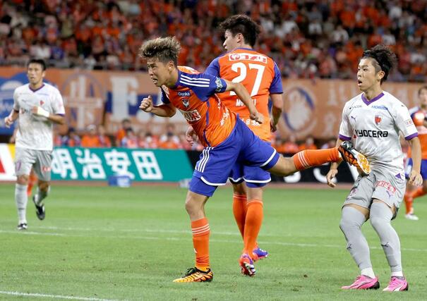 新潟－京都　後半２５分、ＦＷ谷口海斗が頭で決めて２－０＝ビッグスワン