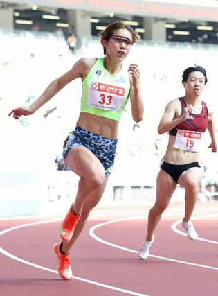 女子２００メートル予選　出場した佐々木千聖＝国立競技場