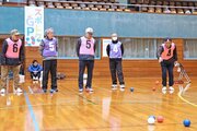 どれだけボール近づけられる？ニュースポーツ「ボッチャ」で世代超え交流♪柏崎市で市民向け大会