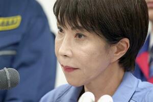 　記者団の取材に応じる高市首相＝７日午後、石川県輪島市（代表撮影）