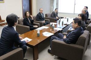 新潟県の教員不足について意見を交わした県総合教育会議=1月17日、県庁