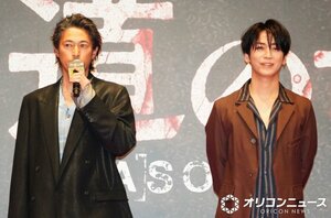 『外道の歌 SEASON2』完成披露試写会に登壇した（左から）窪塚洋介、亀梨和也 （C）ORICON NewS inc.