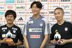 来季昇格が内定したU-18のGK内山翔太(中央)=聖籠町