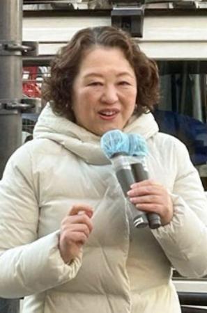　中道改革連合候補の応援演説をする連合の芳野友子会長＝２日午後、東京都内