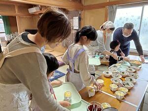 NPO法人ミンナのチカラが11月上旬に開催した子ども食堂=胎内市新栄町