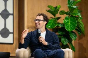 米アンソロピックのアモデイCEO=5月6日、サンフランシスコ(AP=共同)