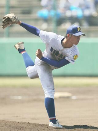 新発田南-五泉 十三回を一人で投げ抜いた新発田南の主戦小林佑=五十公野公園野球場