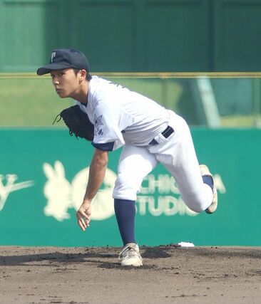 高田の先発投手の武藤稜=9月12日、長岡市悠久山