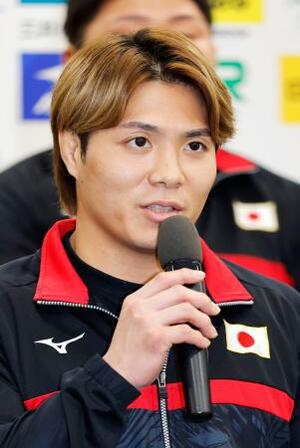 記者会見する、柔道の世界選手権日本代表の阿部一二三=4日、味の素ナショナルトレーニングセンター
