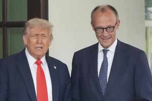 ドイツのメルツ首相(右)とトランプ米大統領=5日、ワシントン(AP=共同)