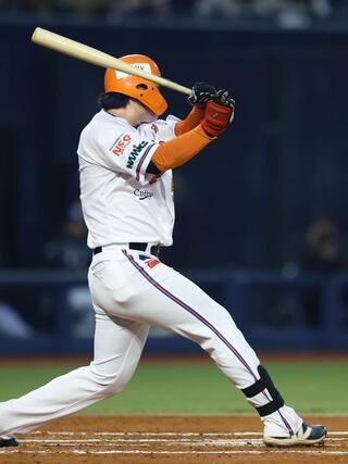 オイシックス－ヤクルト　１回オイシックス２死一、三塁、浅井玲於が中前に運び１－０