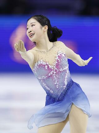 女子フリー　演技する中井亜美＝プラハ（共同）