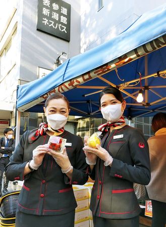 ｊａｌ客室乗務員が新潟県産品ｐｒ 新潟日報デジタルプラス