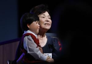 「戦場体験放映保存の会」主催の証言集会で被爆体験を語る小谷孝子さん=9月27日、東京都千代田区