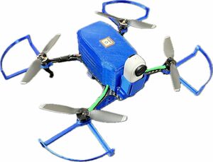 トンプラが開発したドローンの小型機。工場の天井裏など狭い空間でも飛行できる