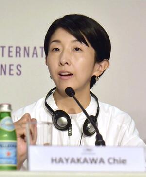 第78回カンヌ国際映画祭で、記者会見する「ルノワール」の早川千絵監督=18日、フランス・カンヌ(共同)