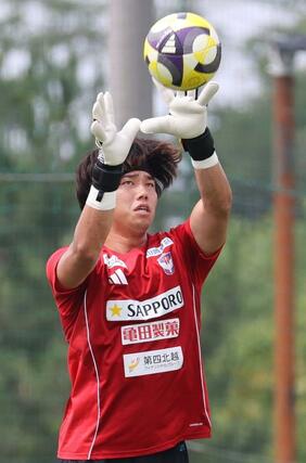 京都戦に向けて調整するGK田代琉我=聖籠町