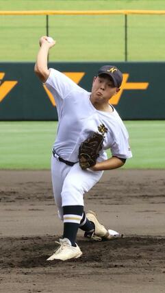 新津工－新潟南　先発した新津工の長谷川大治＝三条市パールスタ