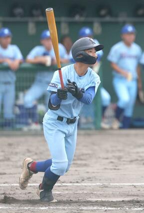 村上桜ヶ丘－加茂暁星　２回加茂暁星２死二、三塁、山田大雅が適時三塁打を放ち５－０＝新発田市五十公野