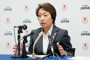 就任後初めての定例記者会見を行うJOCの橋本聖子会長=15日、東京都新宿区