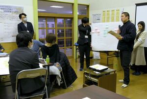 浄興寺大門通りの景観整備について住民らが意見を交わしたワークショップ=上越市寺町2