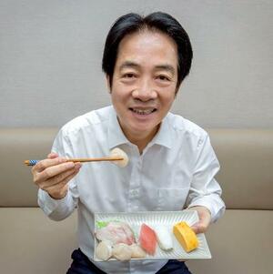 20日、フェイスブックに「昼食はおすし」と投稿した台湾の頼清徳総統(総統府提供・共同)