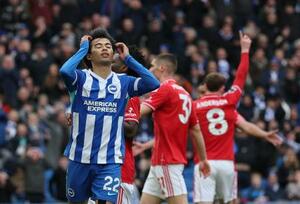 　ノッティンガム・フォレスト戦でプレーするブライトンの三笘薫＝１日、ブライトン（ロイター＝共同）