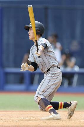 中越－佐渡　５回佐渡２死一、二塁、山本空が２点適時二塁打を放ち２－０＝エコスタ