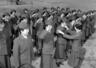 入隊式を迎える新人の女性自衛官＝１９５８年