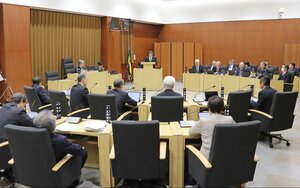 議員定数の削減について議論が交わされた刈羽村議会3月定例会本会議=刈羽村役場