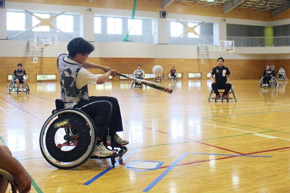 日本代表選手らのアドバイス受け、車いすソフトボールの魅力体感！新潟