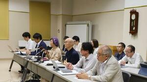 記者会見する「大崎事件」で無実を訴えている原口アヤ子さんの弁護団=18日午後、鹿児島市
