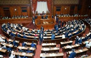 議長の選挙が行われた参院本会議=1日午前