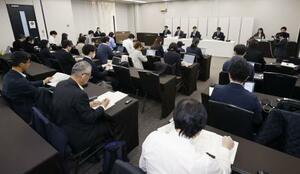 　東大のガバナンス体制を検証した第三者委員会の記者会見＝３日午後、東京都港区