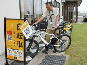 道の駅あらいのフィールド妙高に新設された貸し出し用電動アシスト付き自転車の専用駐輪場=妙高市長森