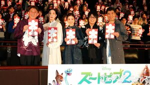 130億超えに興奮をみせた（左から）高橋茂雄、江口のりこ、上戸彩、森川智之、高嶋政宏 （C）ORICON NewS inc.