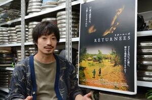 　映画「リターニーズ」の監督を務めた菊地啓さん＝１０日、東京都港区