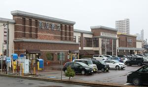 土地と建物の売却が決まった「蔦屋書店新潟万代」=31日、新潟市中央区