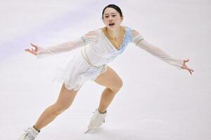 女子フリー 演技する三宅咲綺=木下カンセーアイスアリーナ