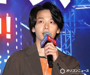 神木隆之介からむちゃぶりを受けた中村倫也 (C)ORICON NewS inc.