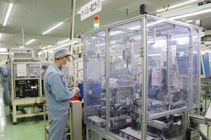 日産自動車向けの電装部品を製造する宮本警報器の十日町工場=十日町市