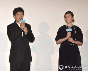映画『平場の月』初日舞台あいさつに登壇した（左から）堺雅人、井川遥 （C）ORICON NewS inc.