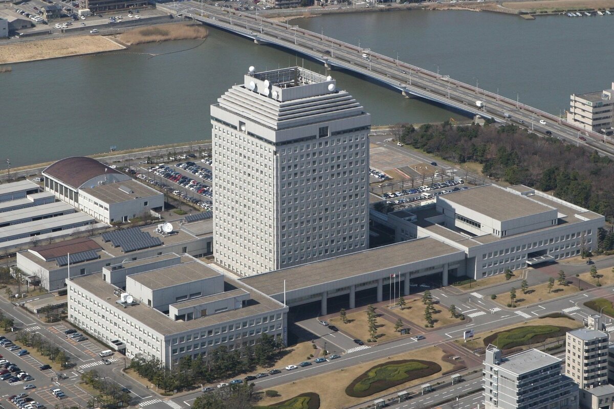 値下げします。近くの病院の院長から40年位前に貰った物です。 医療機関の倒産が過去最多 赤字続出のワケ 地域医療は崩壊寸前