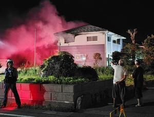 火災現場=8月27日午後11時前、柏崎市茨目2